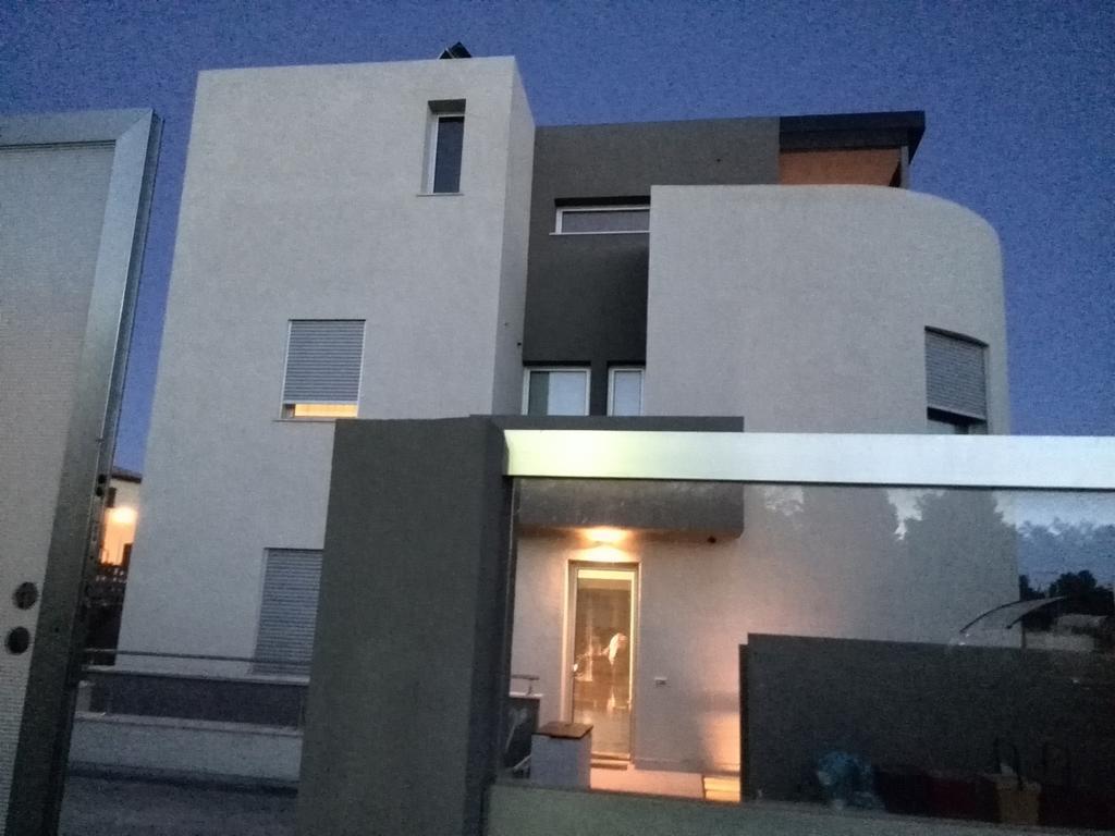Bed and Breakfast Art House Margine Rosso Quartu SantʼElena Camera foto
