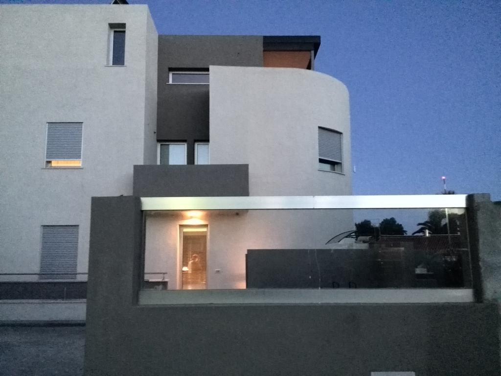 Bed and Breakfast Art House Margine Rosso Quartu SantʼElena Esterno foto