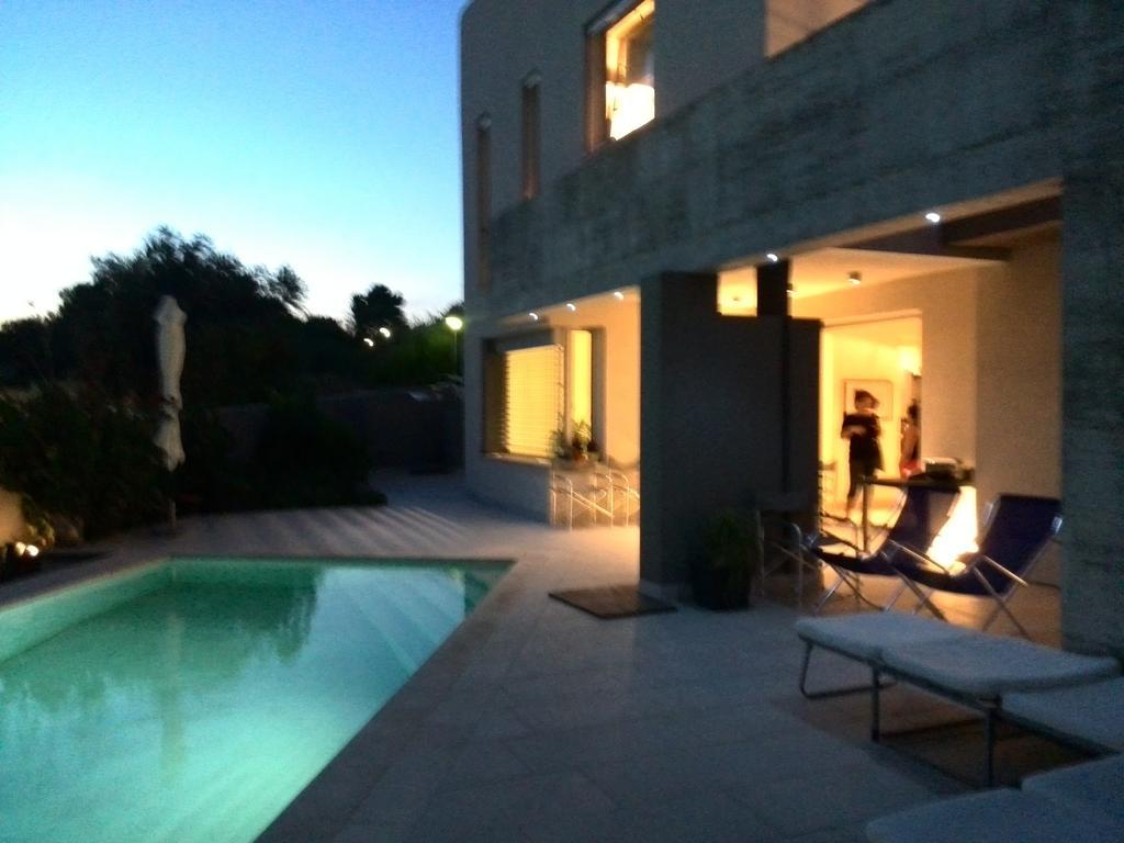 Bed and Breakfast Art House Margine Rosso Quartu SantʼElena Camera foto