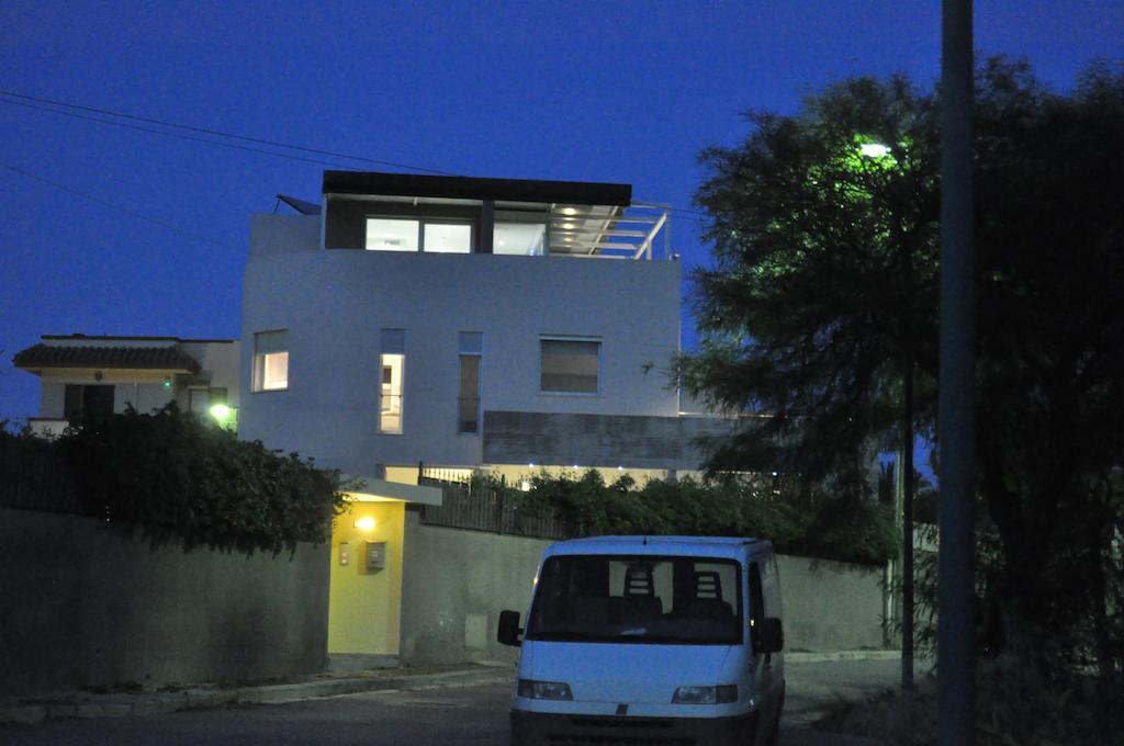 Bed and Breakfast Art House Margine Rosso Quartu SantʼElena Camera foto