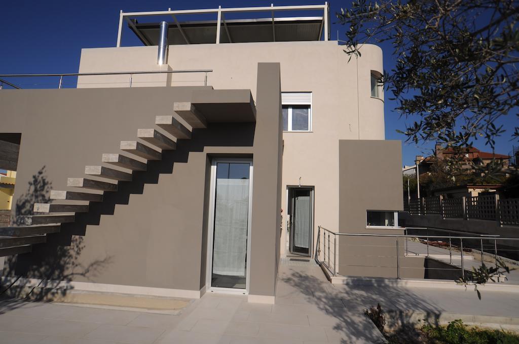 Bed and Breakfast Art House Margine Rosso Quartu SantʼElena Esterno foto