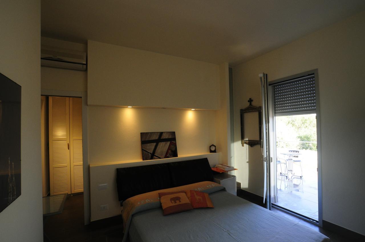 Bed and Breakfast Art House Margine Rosso Quartu SantʼElena Esterno foto