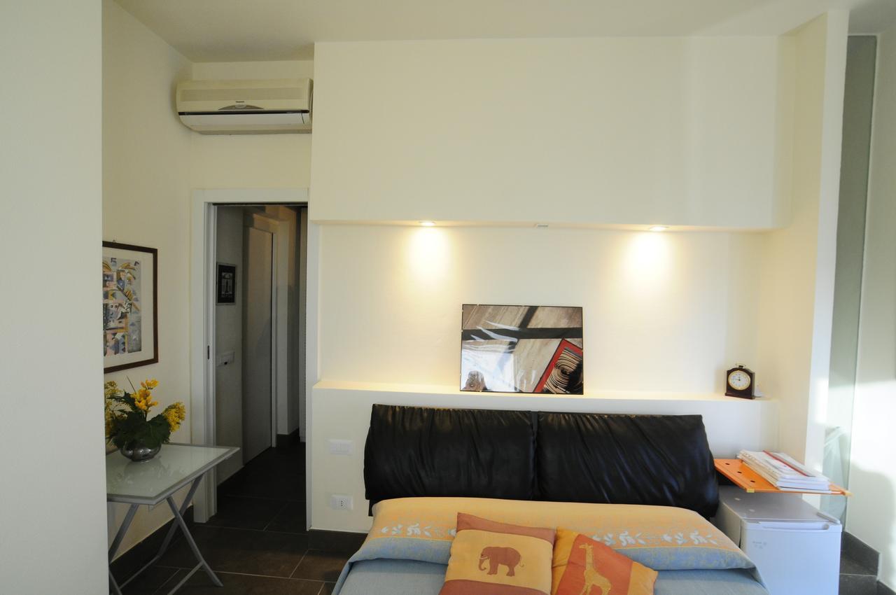 Bed and Breakfast Art House Margine Rosso Quartu SantʼElena Esterno foto
