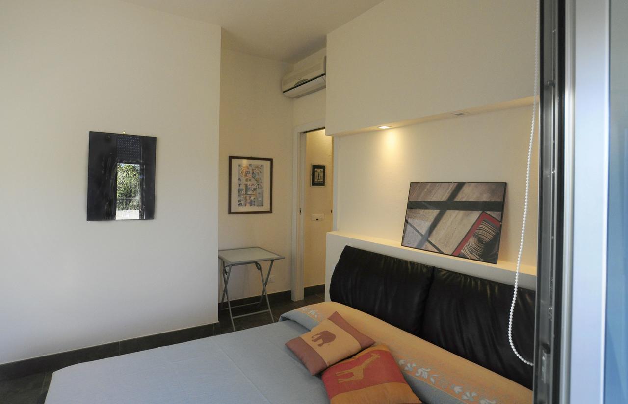 Bed and Breakfast Art House Margine Rosso Quartu SantʼElena Esterno foto
