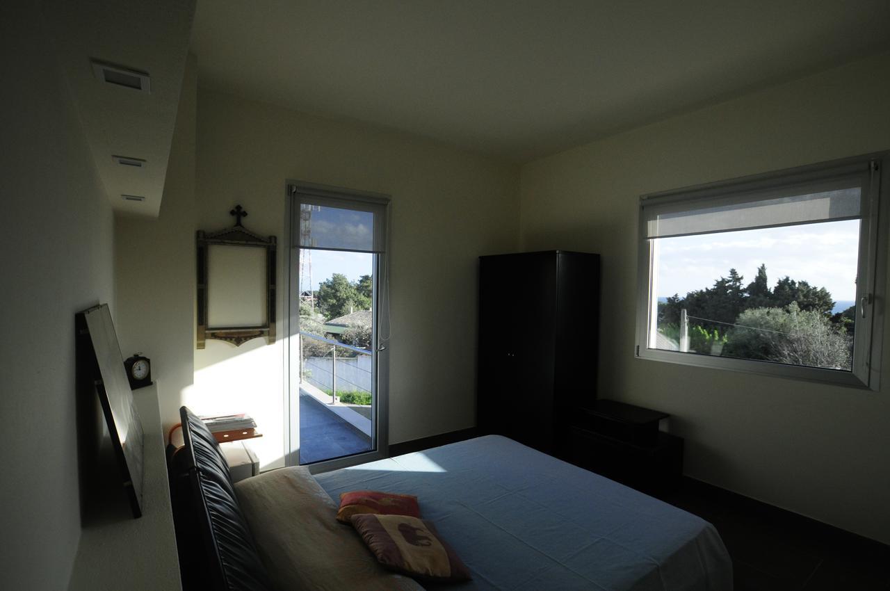 Bed and Breakfast Art House Margine Rosso Quartu SantʼElena Esterno foto